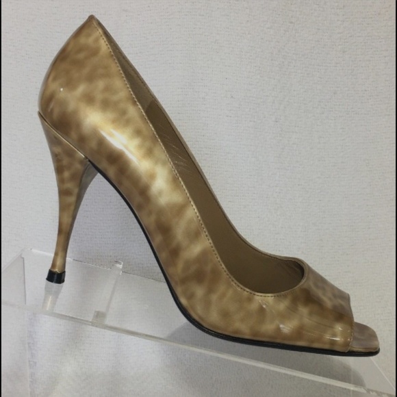 Stuart Weitzman Shoes - Stuart Weitzman Linda Light Tortoise Pump Size 7.5